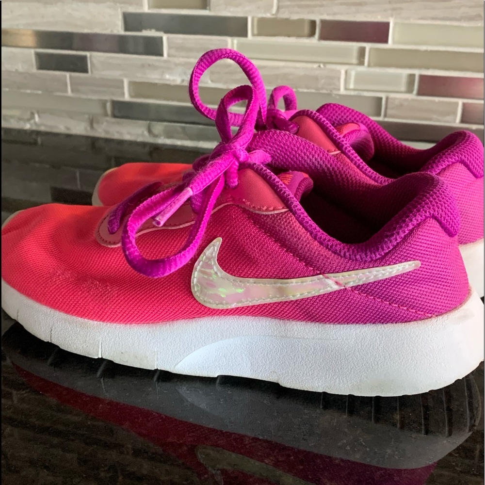 Girls Nike tennis shoes. Size 13c